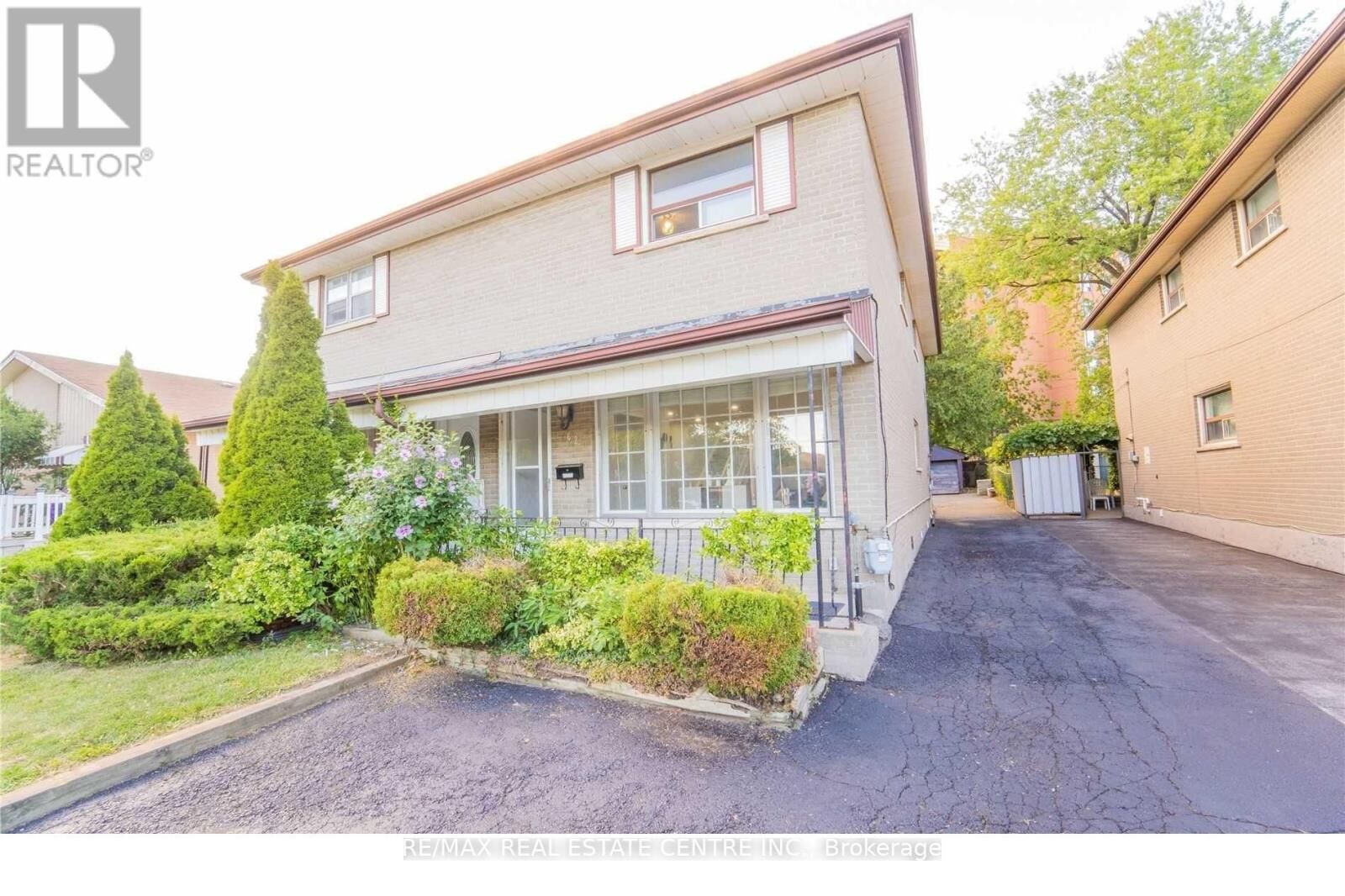 Property Photo: 62 Corby Crescent ON L6Y 1H1