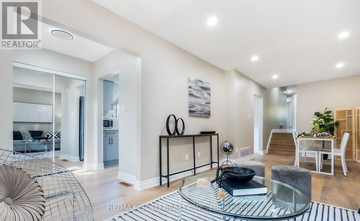 Photo de la propriété:  27 Sylvia Street  ON L4M 5J2 
