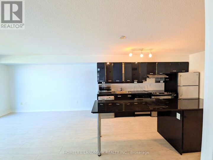 Property Photo:  19 Singer Court 516  ON M2K 0B2 