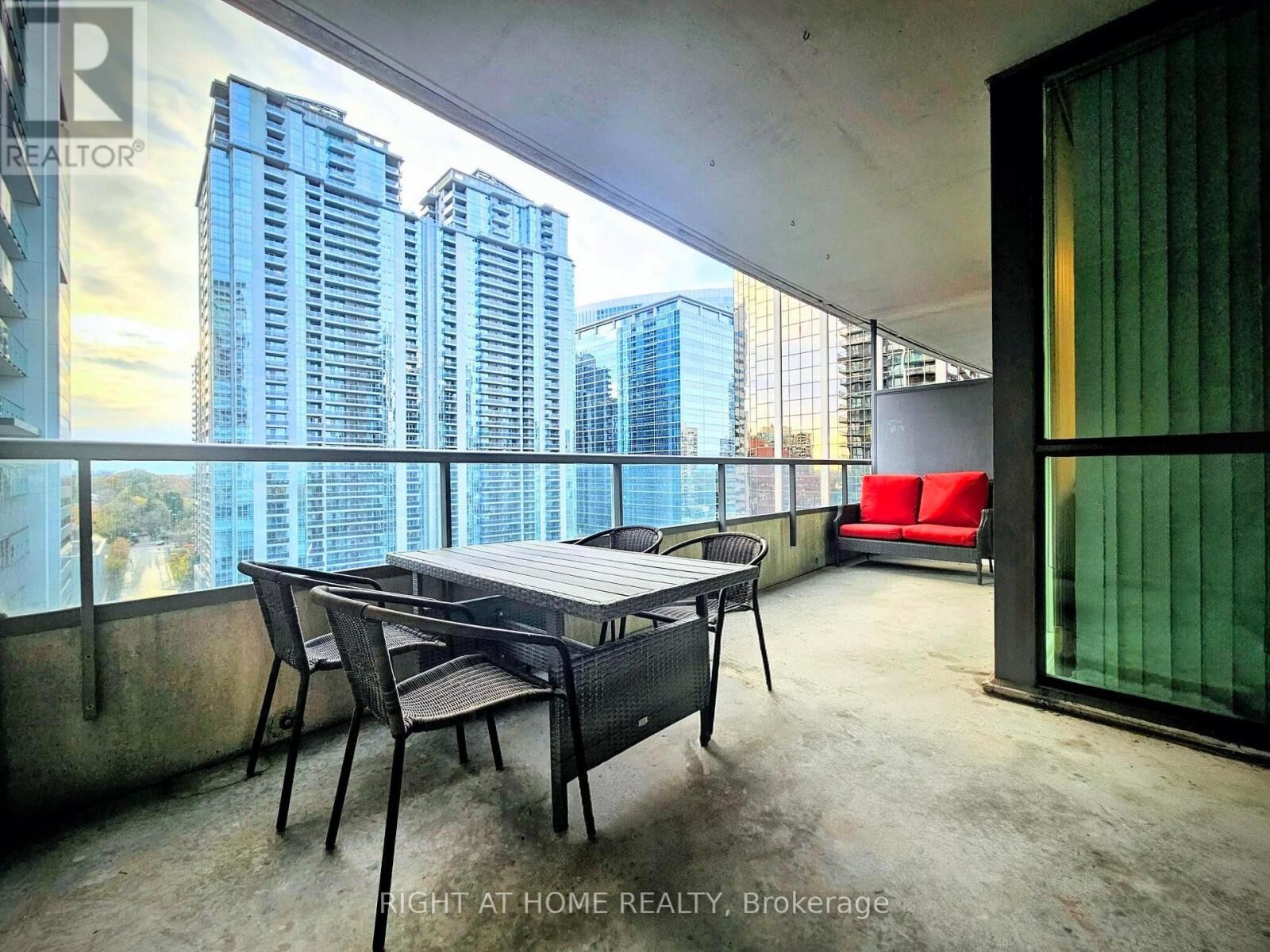 Property Photo:  23 Hollywood Avenue 1511  ON M2N 7L8 