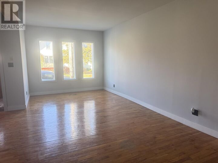 Property Photo:  326 Ogden St  ON P7C 2N3 