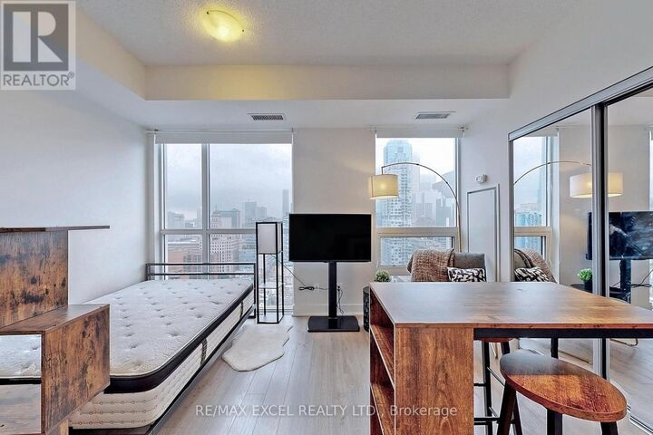 Property Photo: 318 Richmond Street West 2505 ON M5V 1X2