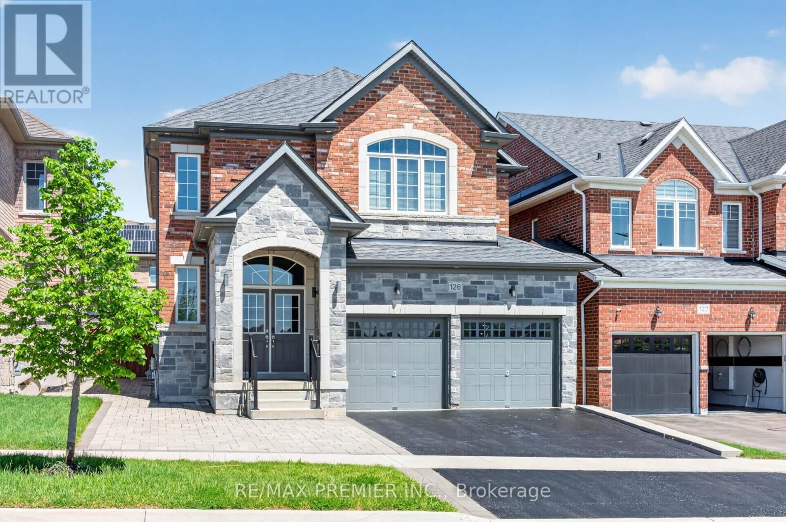 Property Photo:  126 Barrow Avenue  ON L3Z 0X3 