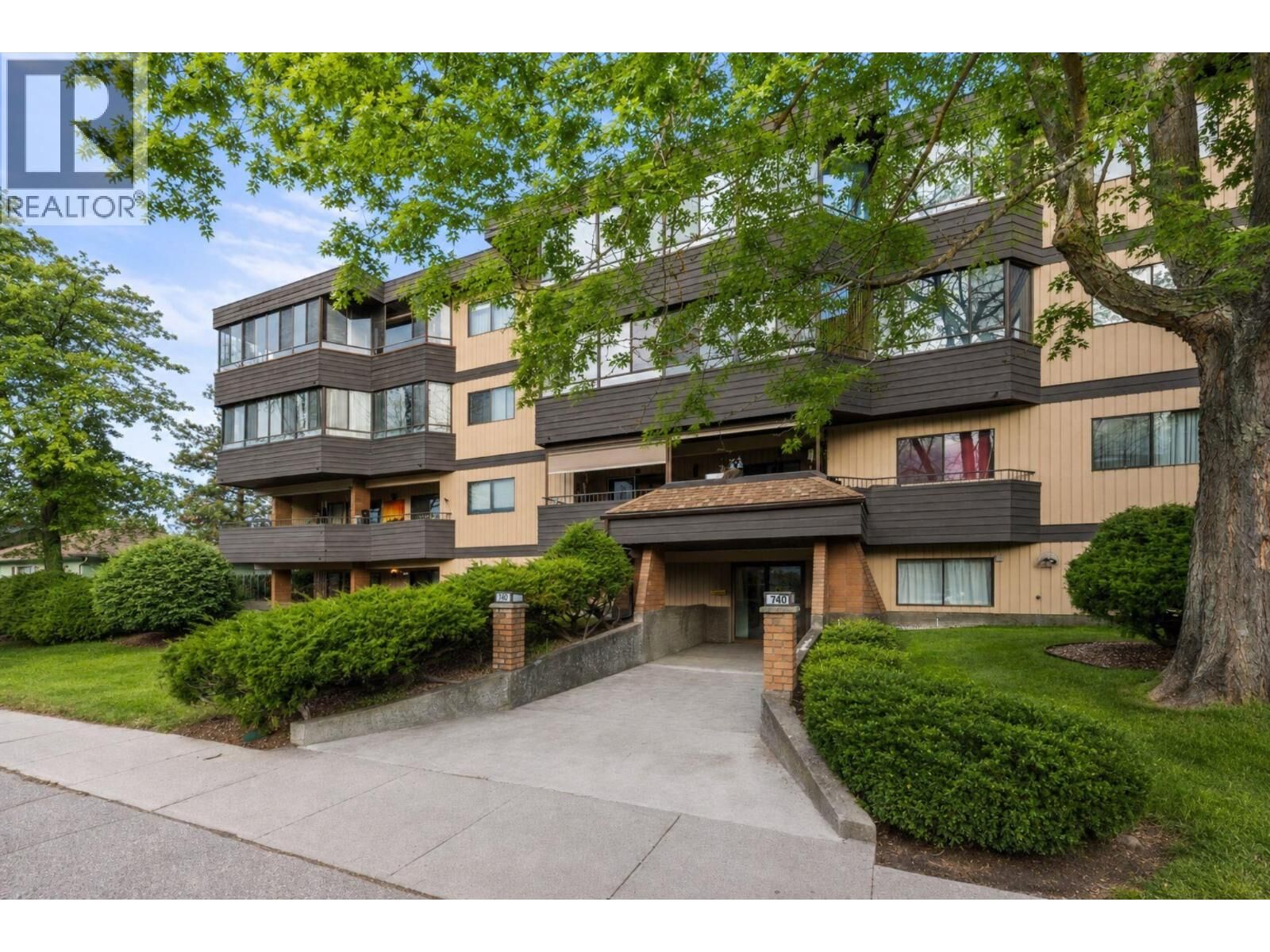 Property Photo:  740 Winnipeg Street 202  BC V2A 5N3 