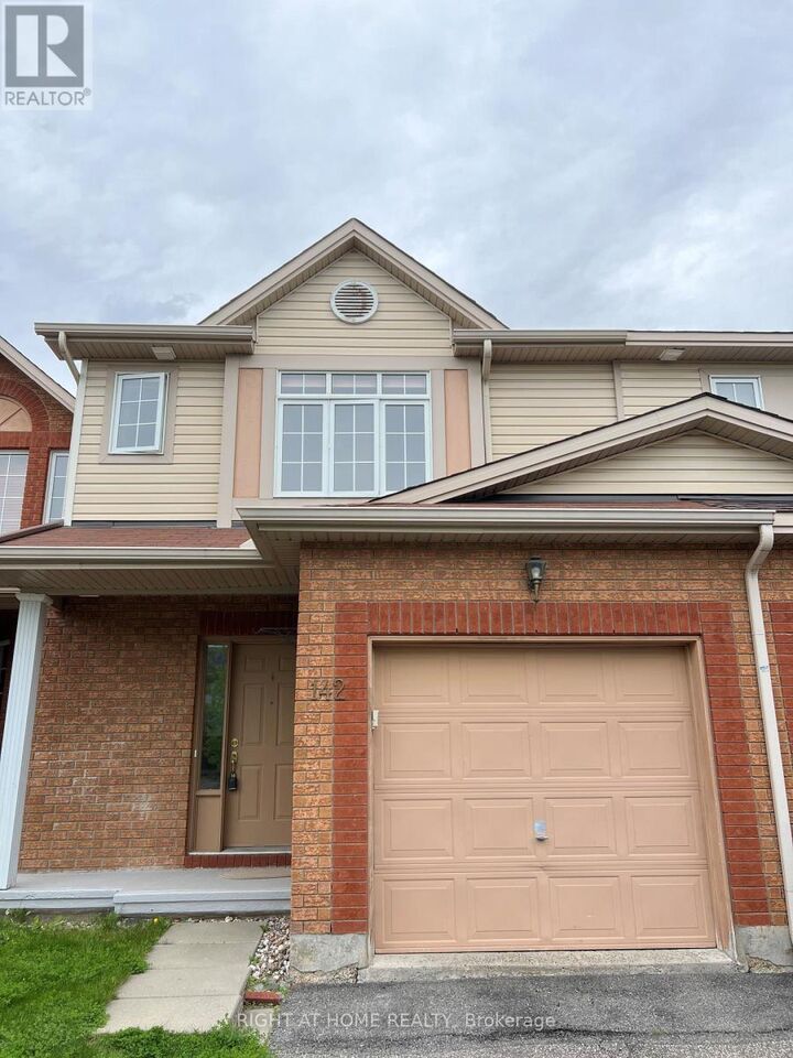 Property Photo: 142 Lilibet Crescent East ON K1V 2A1