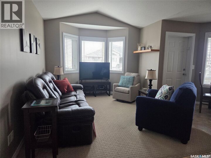 Property Photo:  4144 Buckingham Drive E  SK S4V 3A9 