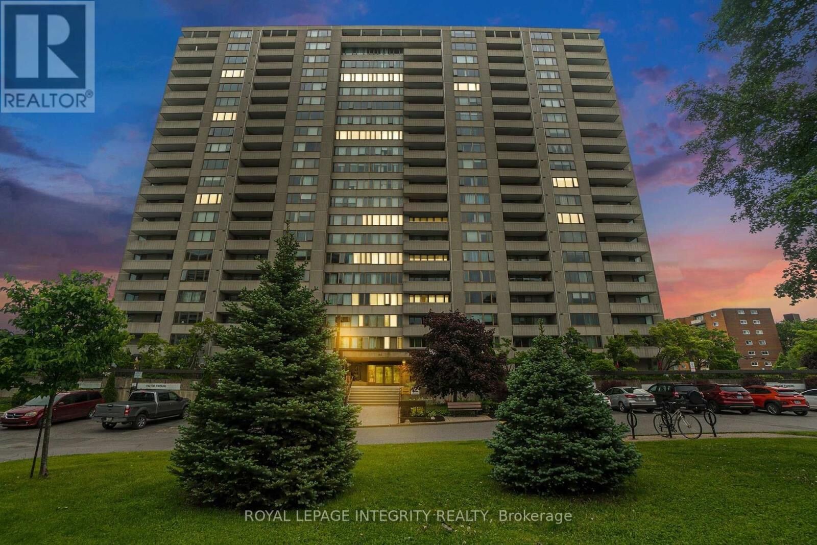 Property Photo: 2625 Regina Street 1708 ON K2B 5W8