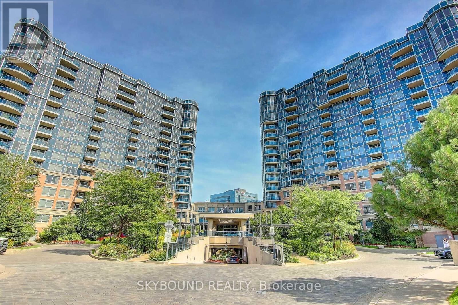 Property Photo: 33 Cox Boulevard 131 ON L3R 8A6