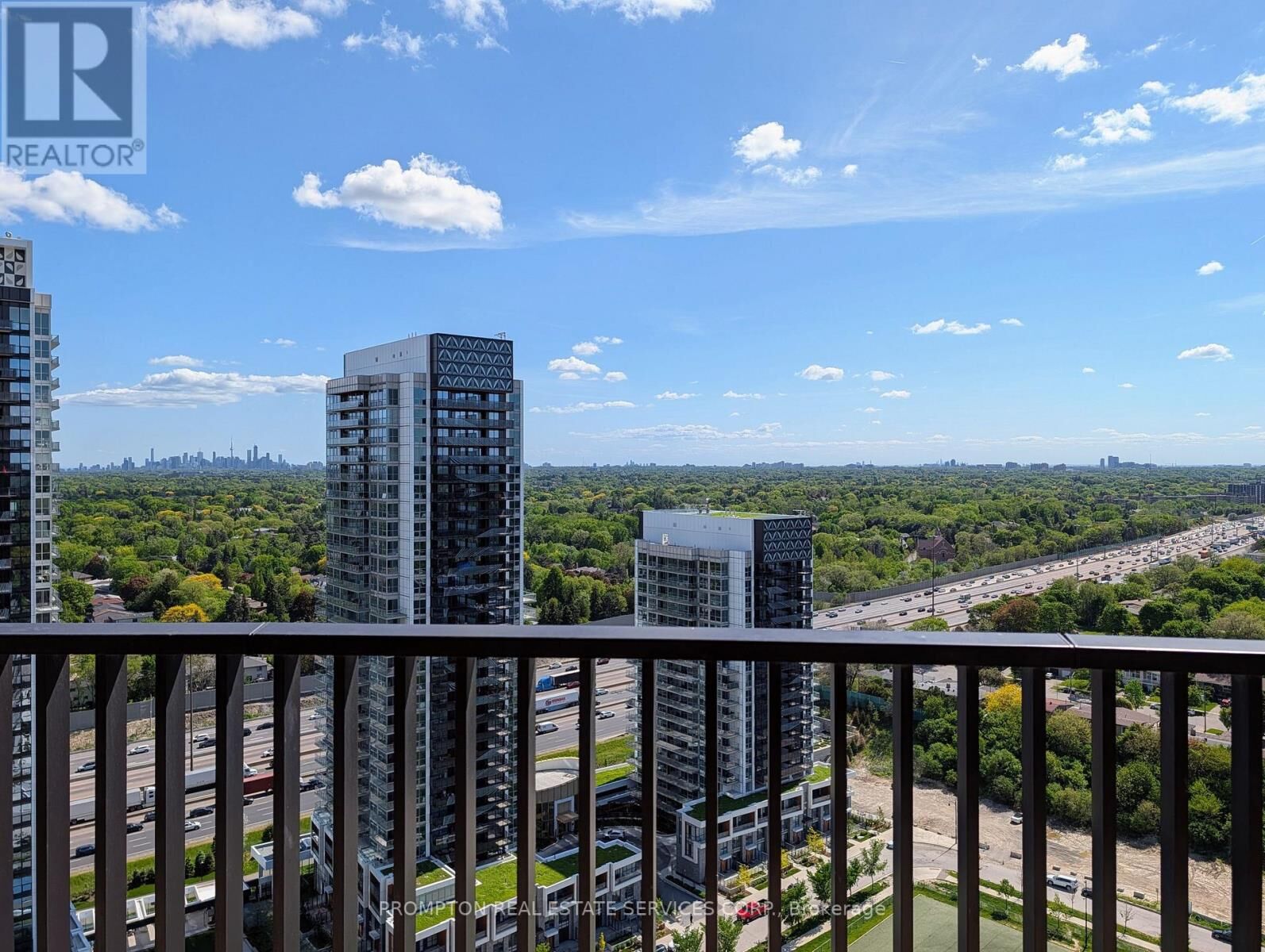 Property Photo: 18 Esther Shiner Boulevard 2909 ON M2K 0J7