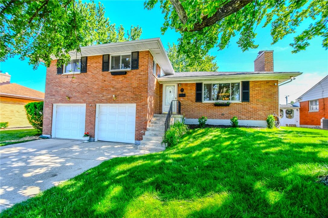 Property Photo:  1118 Sharewood Court  OH 45429 