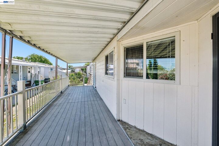 Property Photo: 820 N Lincoln Way Spc #93 Spc 93 CA 95632