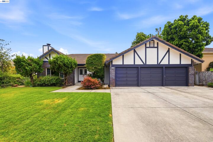 Property Photo:  38625 Oliver Way  CA 94536 