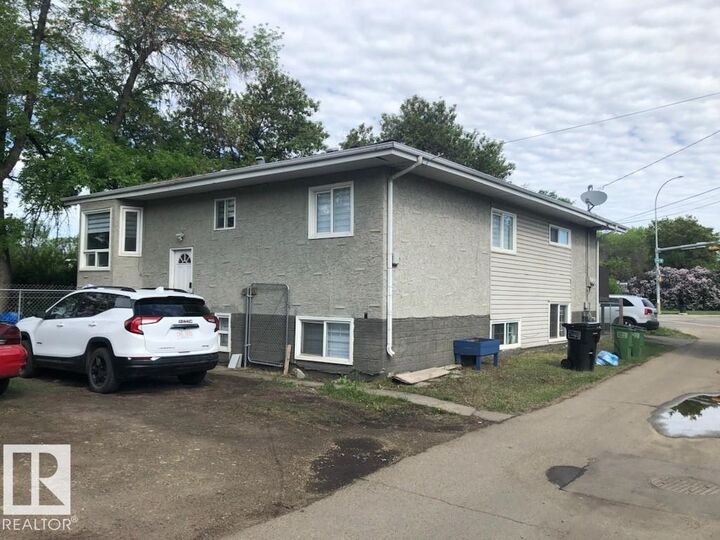 Property Photo: 11837 Fort Rd NW AB T3J 3S4