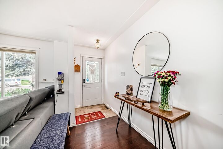 Property Photo:  10419 52 Avenue NW  AB T6H 0N7 