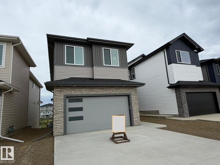 Property Photo: 5 Axelwood Crescent AB T7X 4G4