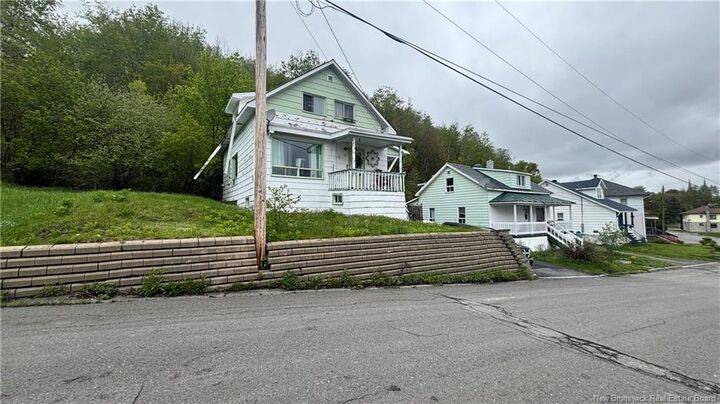17 Daigle Street — photo 1