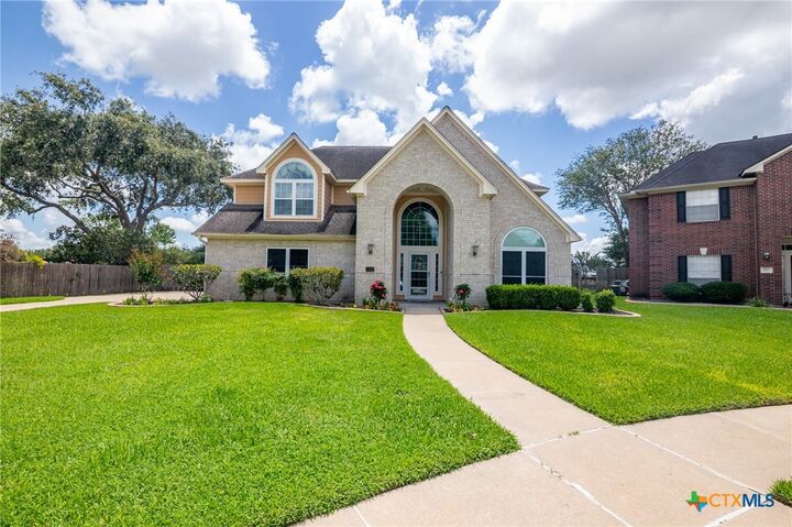 Property Photo: 103 Eton Green TX 77904