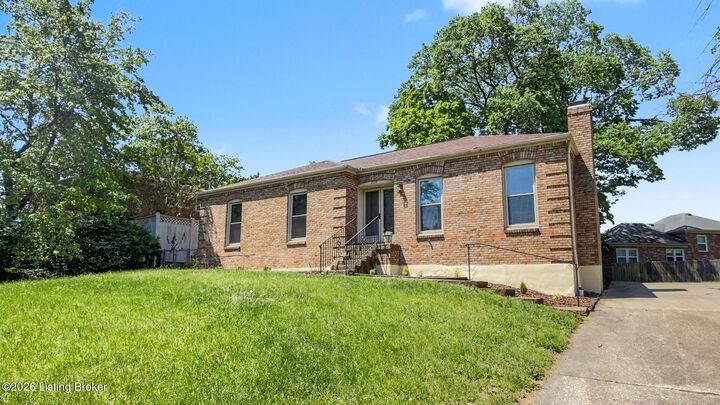 Property Photo:  3318 Hunsinger Ln  KY 40220 