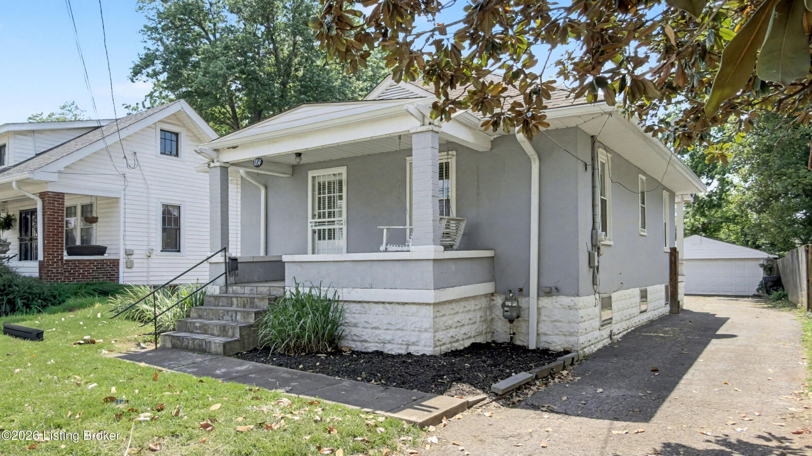 Property Photo: 1104 Barret Ave KY 40204
