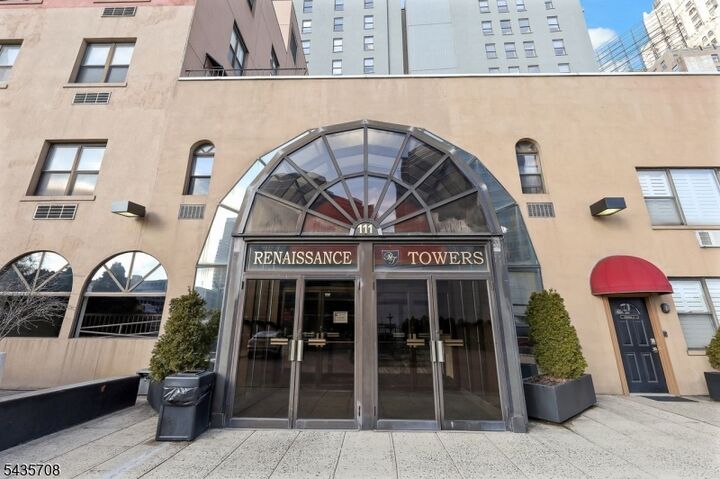 Property Photo:  111 Mulberry St 3T  NJ 07102 