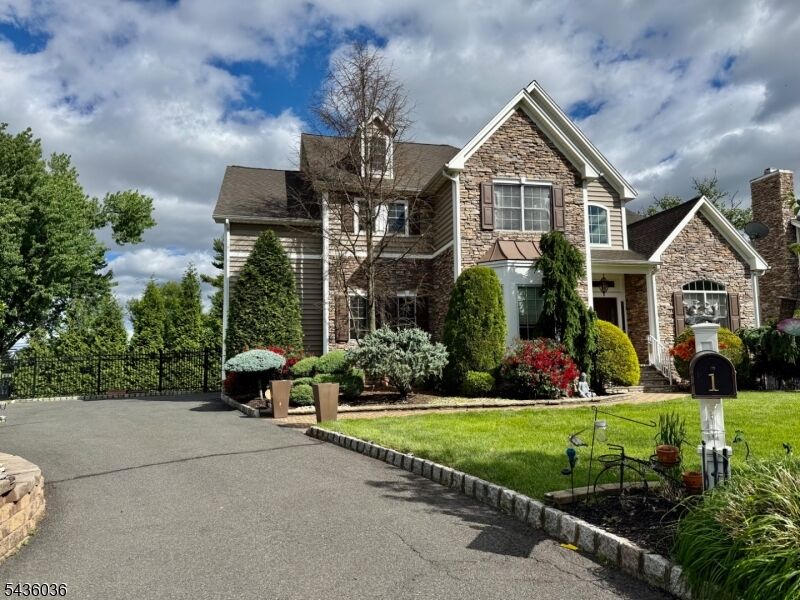 Property Photo: 1 Hartman Ct NJ 07066