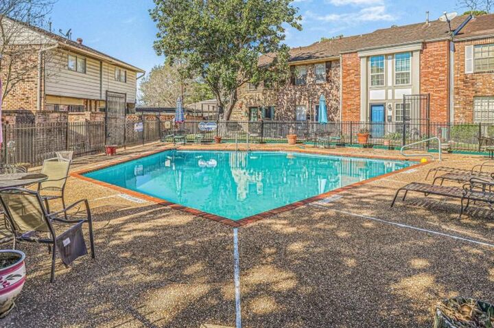 Property Photo:  4410 Tc Jester Boulevard 13  TX 77018 