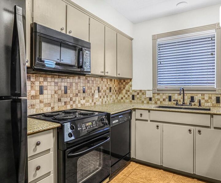 Property Photo: 4410 Tc Jester Boulevard 13 TX 77018