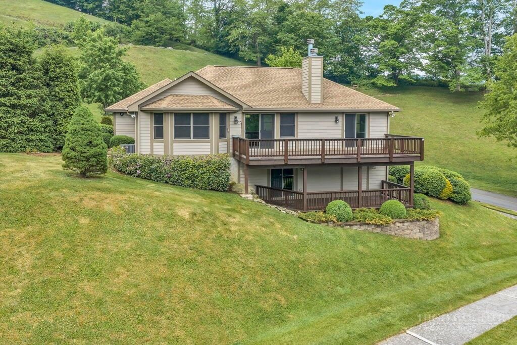 Property Photo: 123 Liberty Lane NC 28604