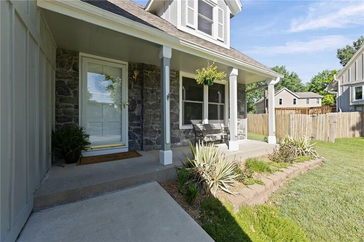 Property Photo:  2110 S Halleys Court  KS 66062 