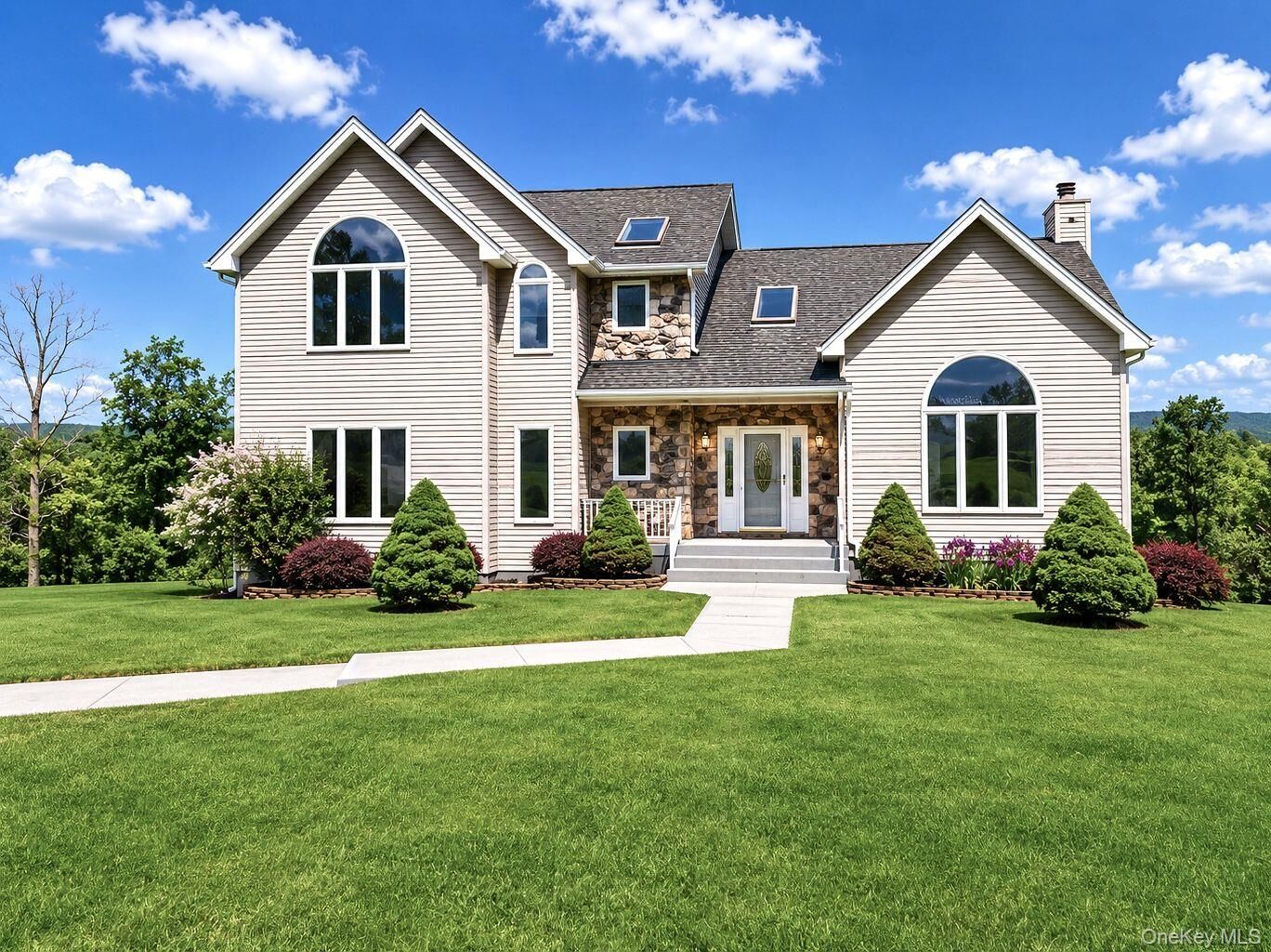 Property Photo:  11 Oakridge Road  NY 10940 