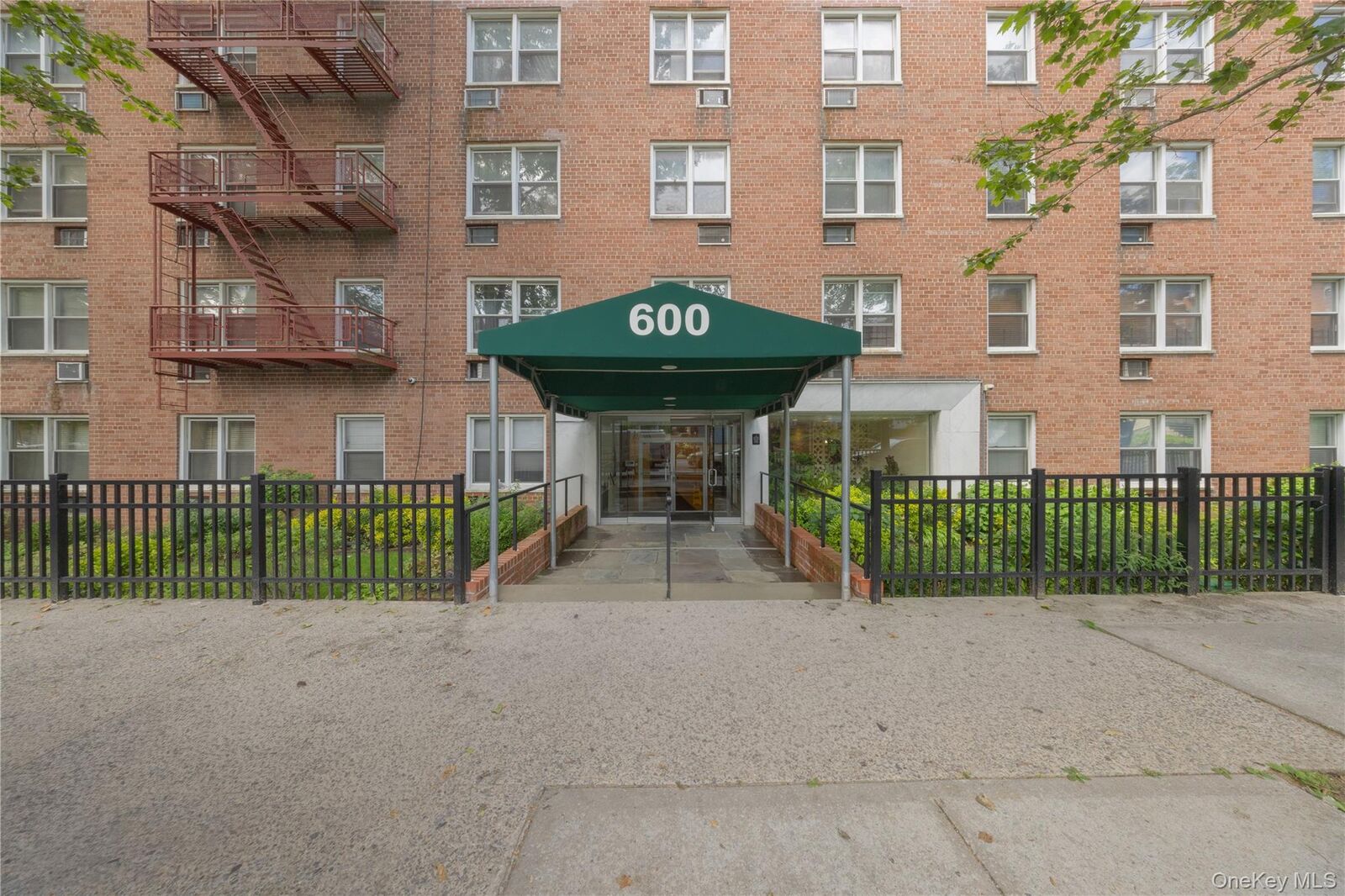 Property Photo: 600 Locust Street 5K NY 10552