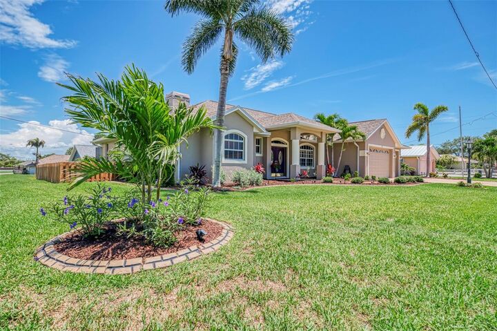 Property Photo: 935 Graham Road FL 34293