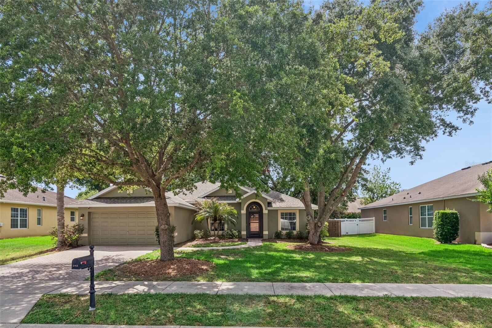Property Photo: 242 Blue Water Street FL 32736