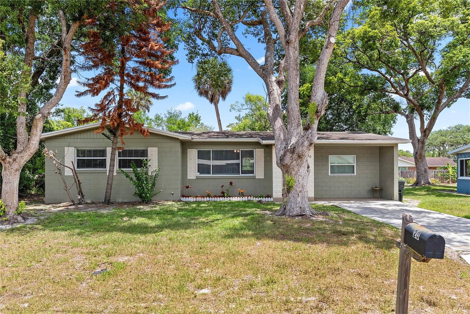 Property Photo: 20 Oleander Lane FL 32713
