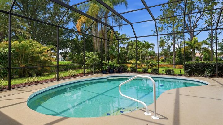 Property Photo:  7117 Dornough Lane  FL 34202 