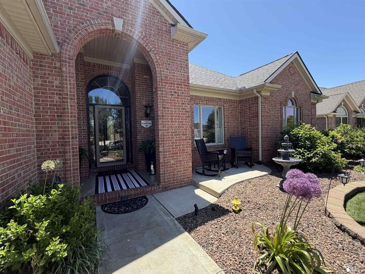 Property Photo: 8424 Eagle Pointe Drive MI 48166