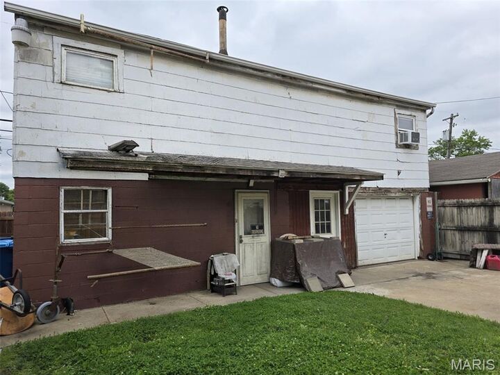 Property Photo:  2321 Washington Avenue  IL 62040 