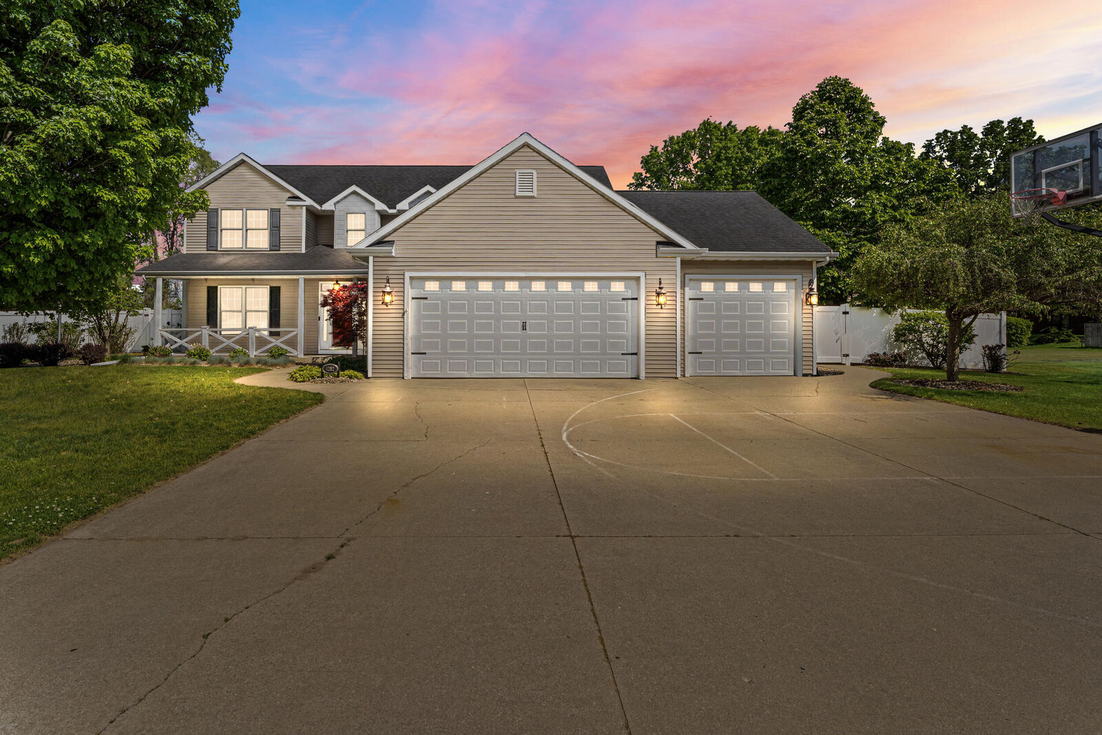 Property Photo:  4292 S Royal Curv  MI 49085 