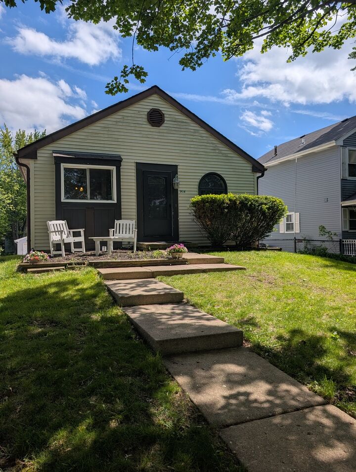 Property Photo: 904 Britta Lane IL 60134