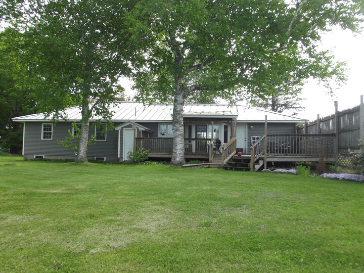 Property Photo:  225 Skowhegan  ME 04937 