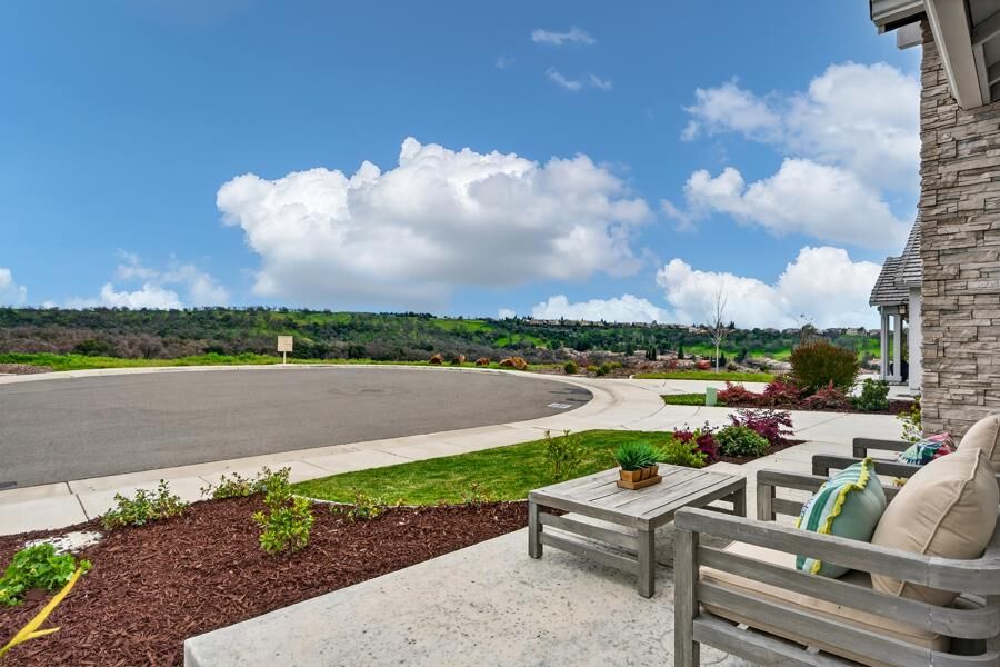 Property Photo:  102 Bixby Court  CA 95648 