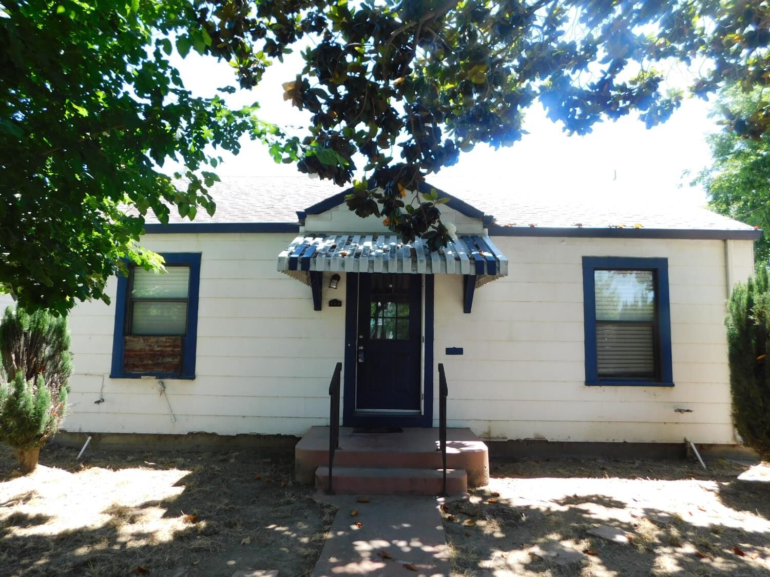 Property Photo:  820 N San Jose Street  CA 95203 