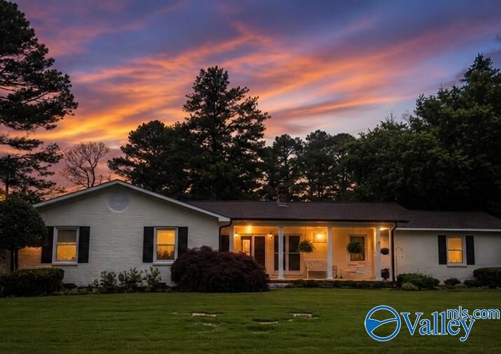 Property Photo: 1503 Fairway Drive SE AL 35601