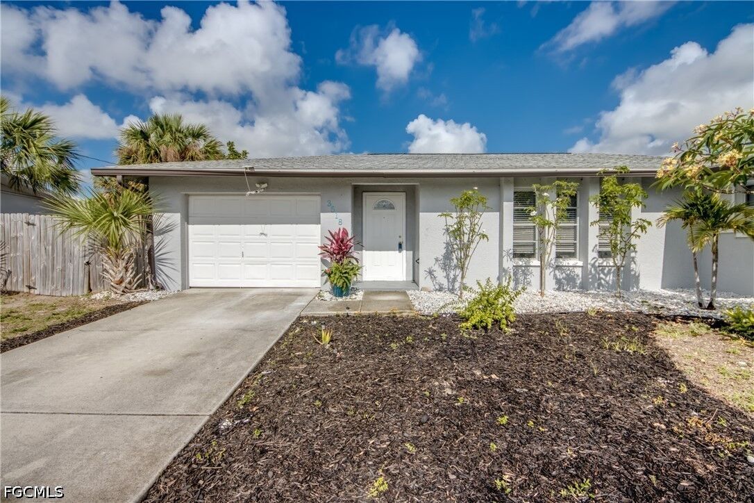 Property Photo:  3518 SE 8th Place  FL 33904 