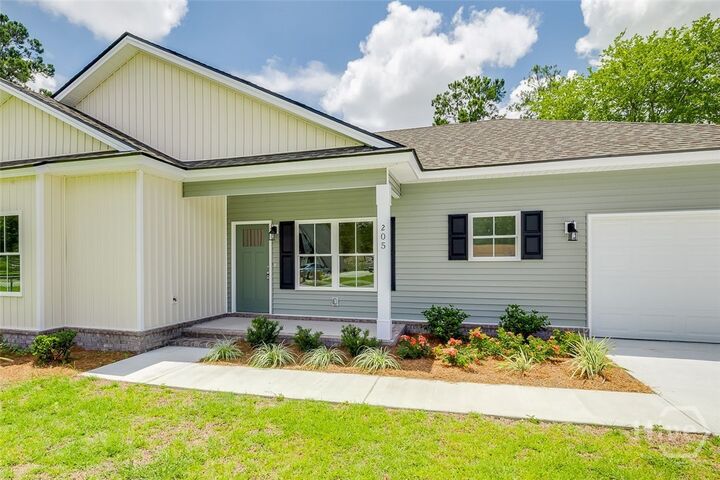 Property Photo:  205 Melrose Place  GA 31326 