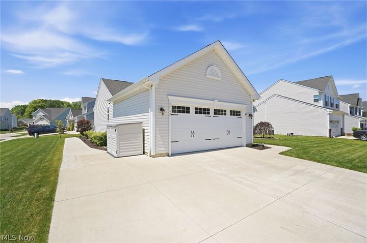 Property Photo: 4742 Gooseberry Knoll OH 44266