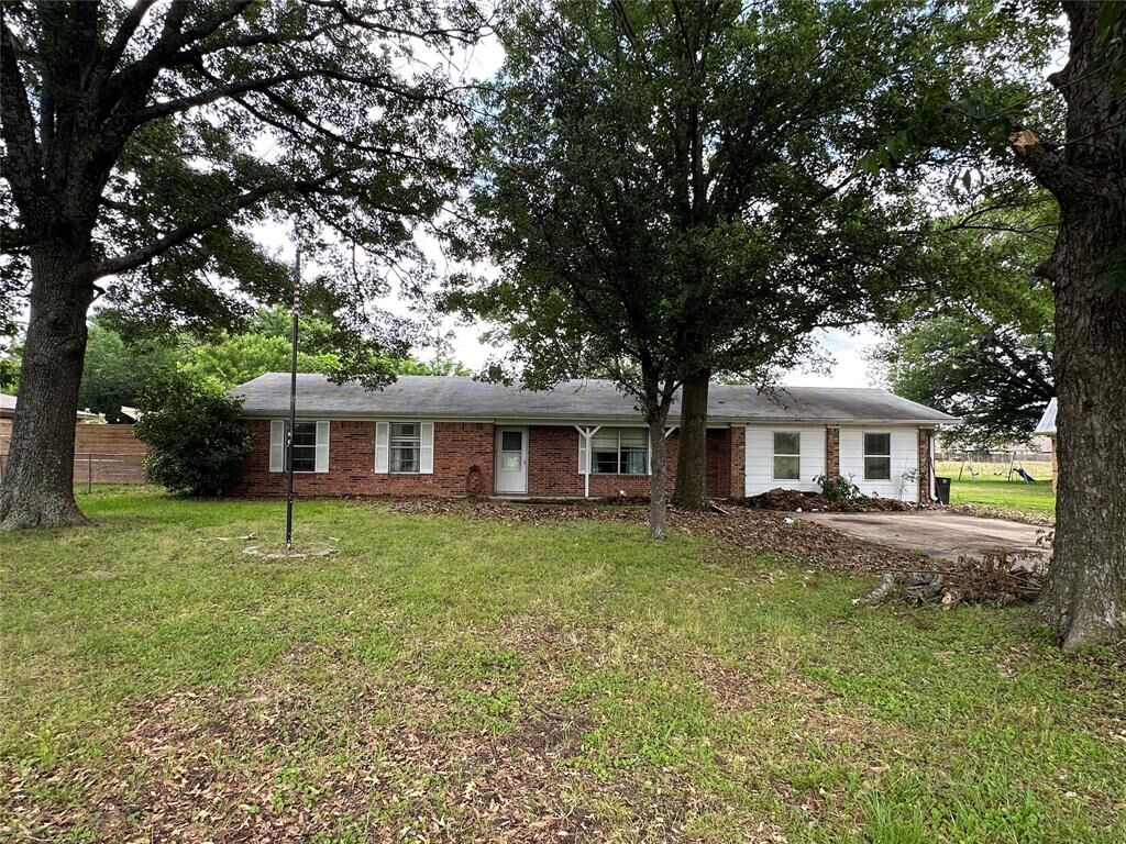 Property Photo: 1745 Arbala Road TX 75482