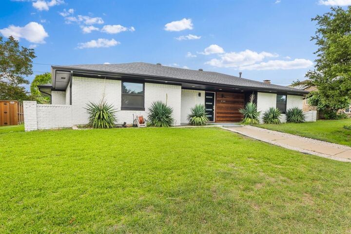 Property Photo:  2760 N Hillbrier Circle  TX 75075 