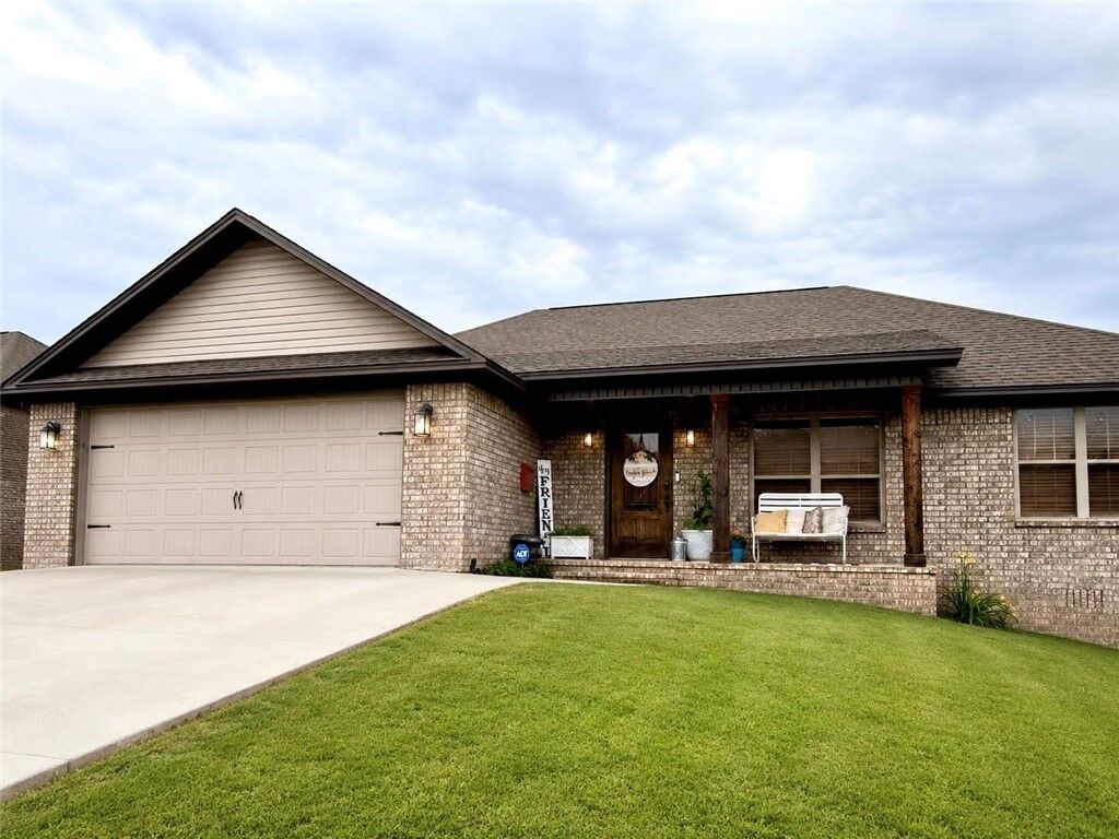 Property Photo: 1209 E Date Street AR 72802