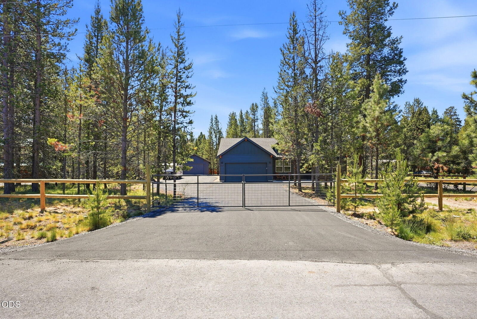 Property Photo: 55827 Wood Duck Drive OR 97707